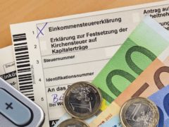 Können Einkommenssteuer-Bescheide bei Falscheintragungen berichtigt werden?