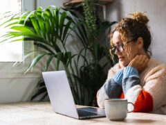 Strenge Anforderungen: Gericht entscheidet zur Arbeit an Sonn- und Feiertagen